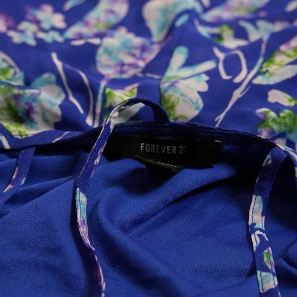 FOREVER 21 LIMITED EDITION SEXY BEACH DRESS FOR SUMMER - Picture 2 of 9